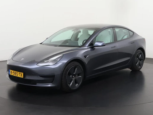 Tesla Model 3 - Afbeelding 1 van 30