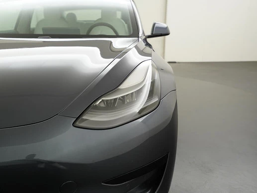 Tesla Model 3 - Afbeelding 28 van 30