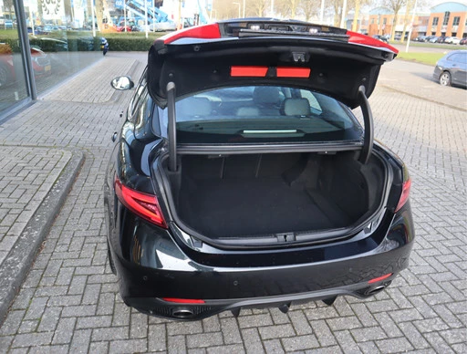 Alfa Romeo Giulia - Afbeelding 26 van 30