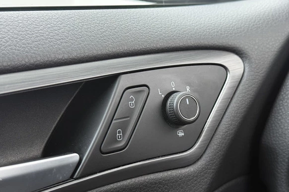 Volkswagen Golf - Afbeelding 16 van 30