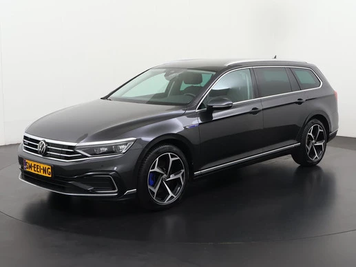 Volkswagen Passat - Afbeelding 1 van 30