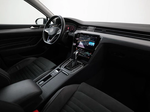 Volkswagen Passat - Afbeelding 2 van 30