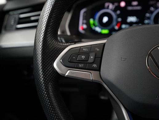 Volkswagen Passat - Afbeelding 8 van 30