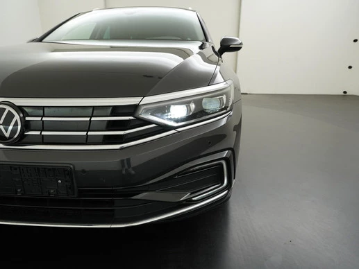 Volkswagen Passat - Afbeelding 24 van 30