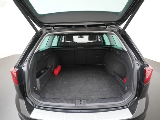 Volkswagen Passat - Afbeelding 28 van 30