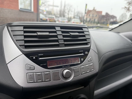 Suzuki Alto - Afbeelding 16 van 23