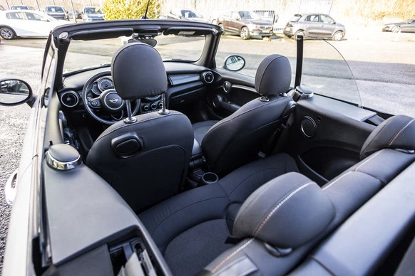 MINI Cooper Cabrio - Afbeelding 15 van 30