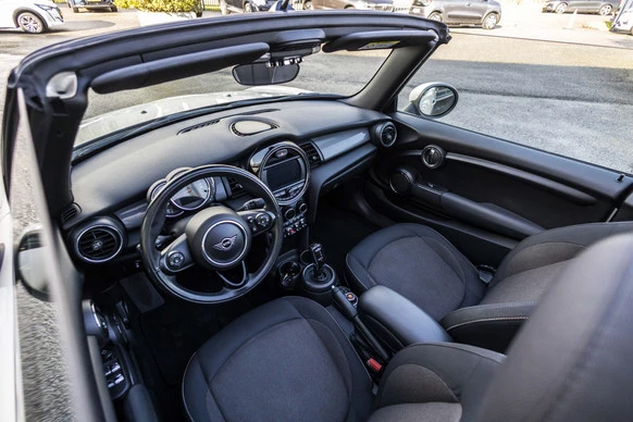 MINI Cooper Cabrio - Afbeelding 16 van 30