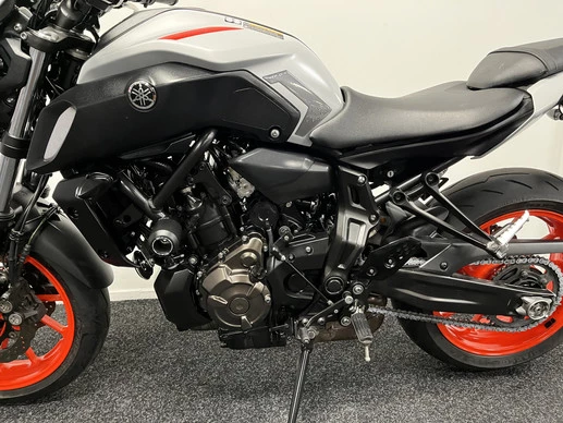 Yamaha MT 07 - Afbeelding 15 van 17