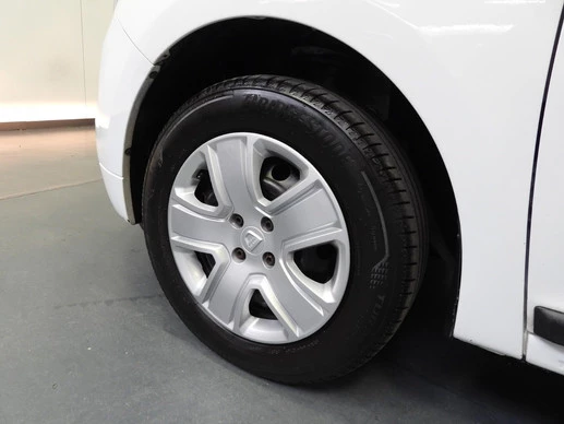 Dacia Logan - Afbeelding 28 van 30