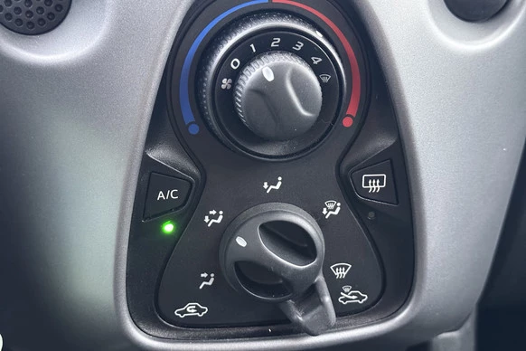 Toyota Aygo - Afbeelding 25 van 28