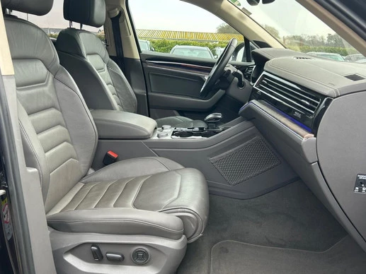 Volkswagen Touareg - Afbeelding 10 van 29