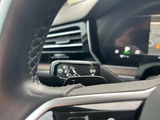 Volkswagen Touareg - Afbeelding 14 van 29