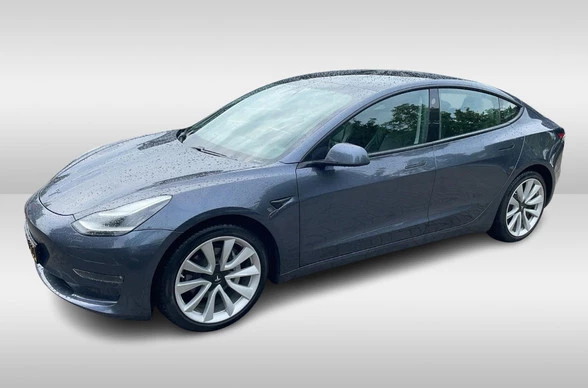 Tesla Model 3 - Afbeelding 1 van 28