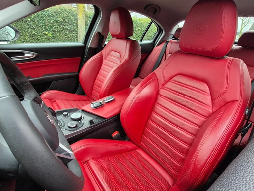 Alfa Romeo Giulia - Afbeelding 15 van 27