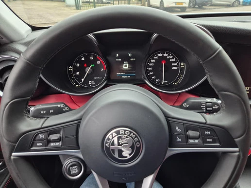 Alfa Romeo Giulia - Afbeelding 18 van 27