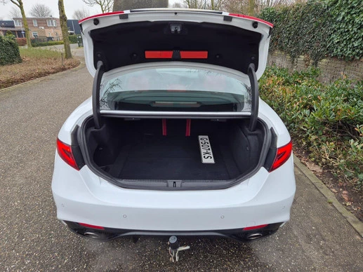 Alfa Romeo Giulia - Afbeelding 24 van 27