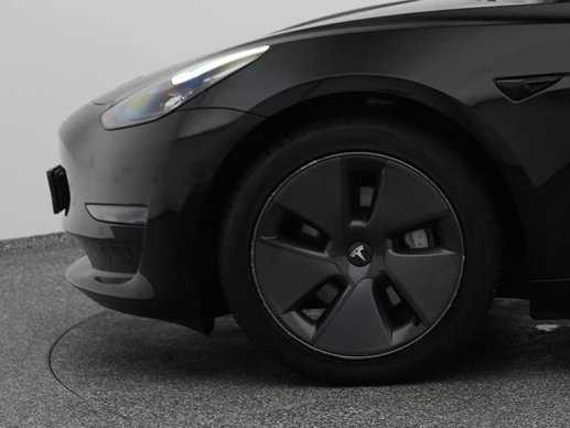 Tesla Model 3 - Afbeelding 22 van 30