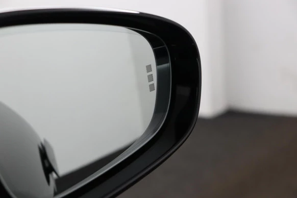 Porsche Taycan - Afbeelding 24 van 30