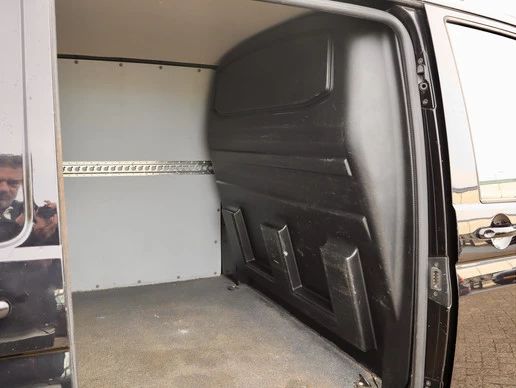 Volkswagen Transporter - Afbeelding 16 van 24