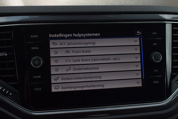 Volkswagen T-Roc - Afbeelding 18 van 30