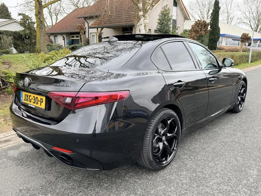 Alfa Romeo Giulia - Afbeelding 14 van 30