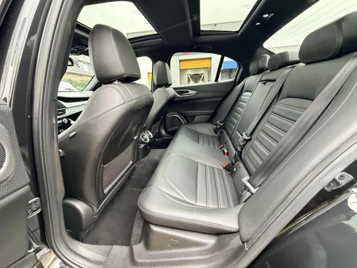 Alfa Romeo Giulia - Afbeelding 25 van 30