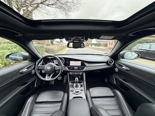Alfa Romeo Giulia - Afbeelding 26 van 30