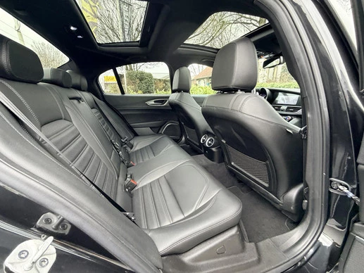 Alfa Romeo Giulia - Afbeelding 28 van 30