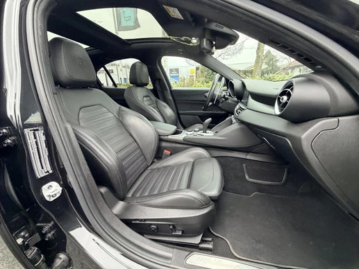 Alfa Romeo Giulia - Afbeelding 30 van 30