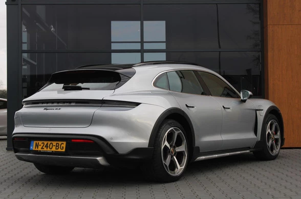 Porsche Taycan - Afbeelding 3 van 30