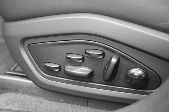 Porsche Taycan - Afbeelding 12 van 30