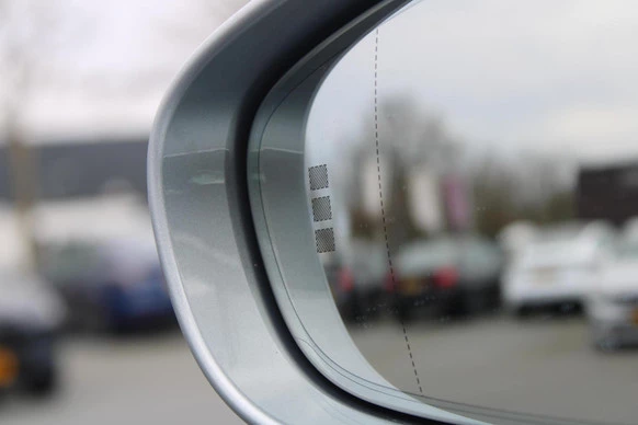 Porsche Taycan - Afbeelding 21 van 30