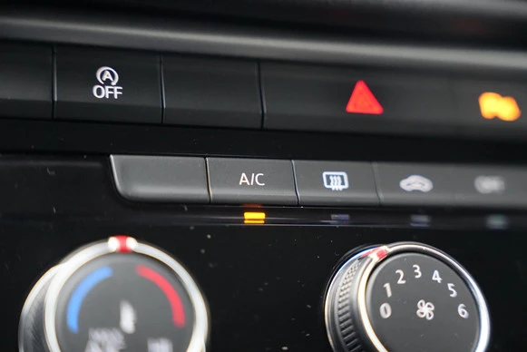 Volkswagen T-Roc - Afbeelding 28 van 30