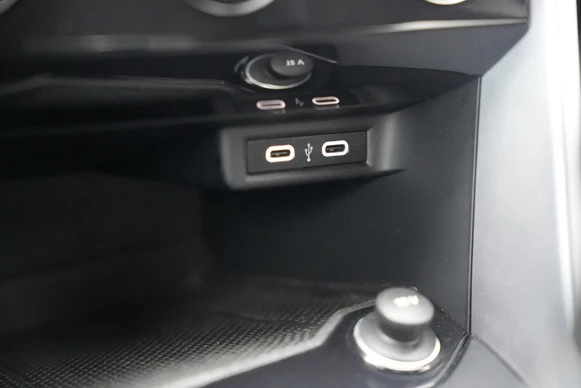 Volkswagen T-Roc - Afbeelding 29 van 30