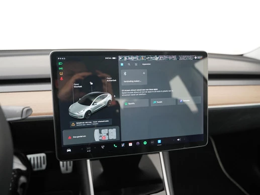 Tesla Model 3 - Afbeelding 17 van 30