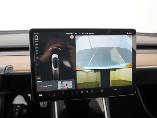 Tesla Model 3 - Afbeelding 18 van 30