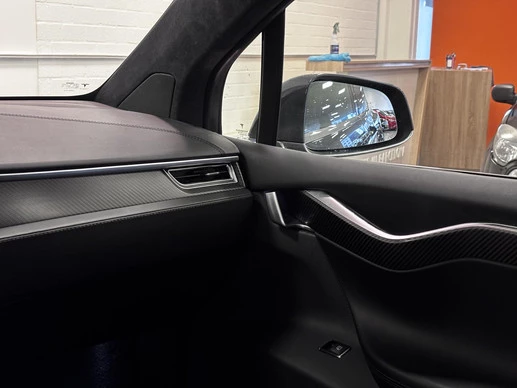 Tesla Model X - Afbeelding 28 van 30