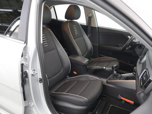 Kia Rio - Afbeelding 10 van 30