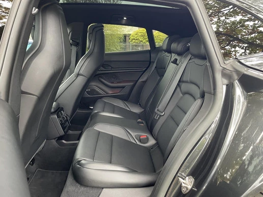 Porsche Taycan - Afbeelding 14 van 30