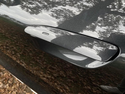 Porsche Taycan - Afbeelding 16 van 30