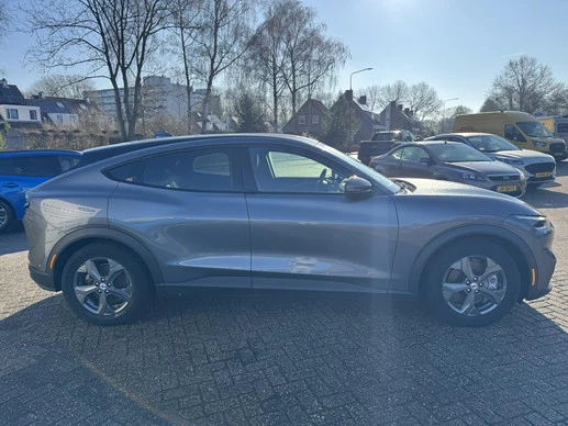 Ford Mustang Mach-E - Afbeelding 8 van 21