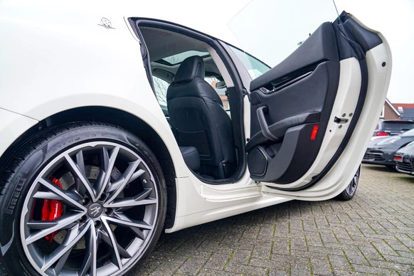 Maserati Ghibli - Afbeelding 19 van 30