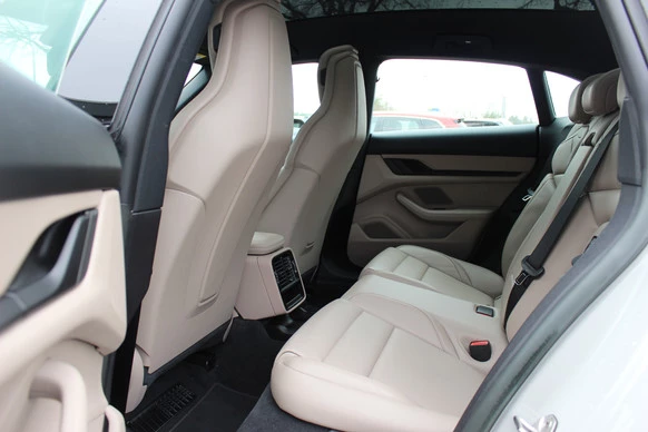 Porsche Taycan - Afbeelding 11 van 30