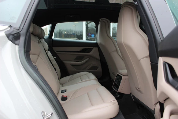 Porsche Taycan - Afbeelding 12 van 30