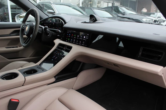 Porsche Taycan - Afbeelding 13 van 30