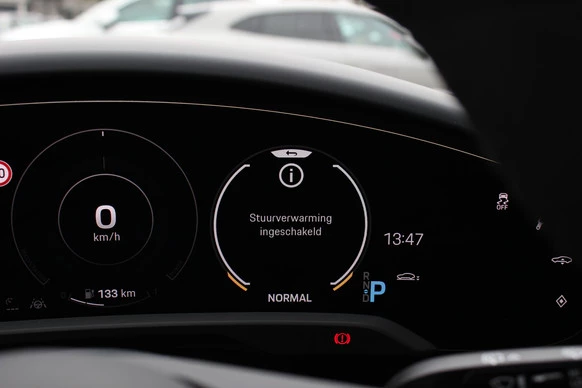 Porsche Taycan - Afbeelding 29 van 30