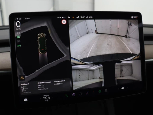 Tesla Model Y - Afbeelding 18 van 30