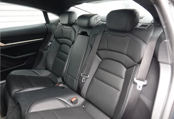 Porsche Taycan - Afbeelding 12 van 30