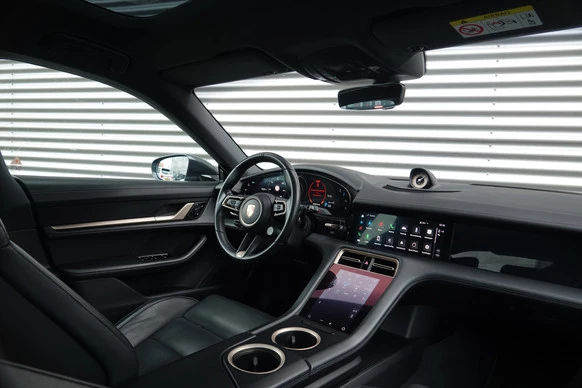 Porsche Taycan - Afbeelding 14 van 30